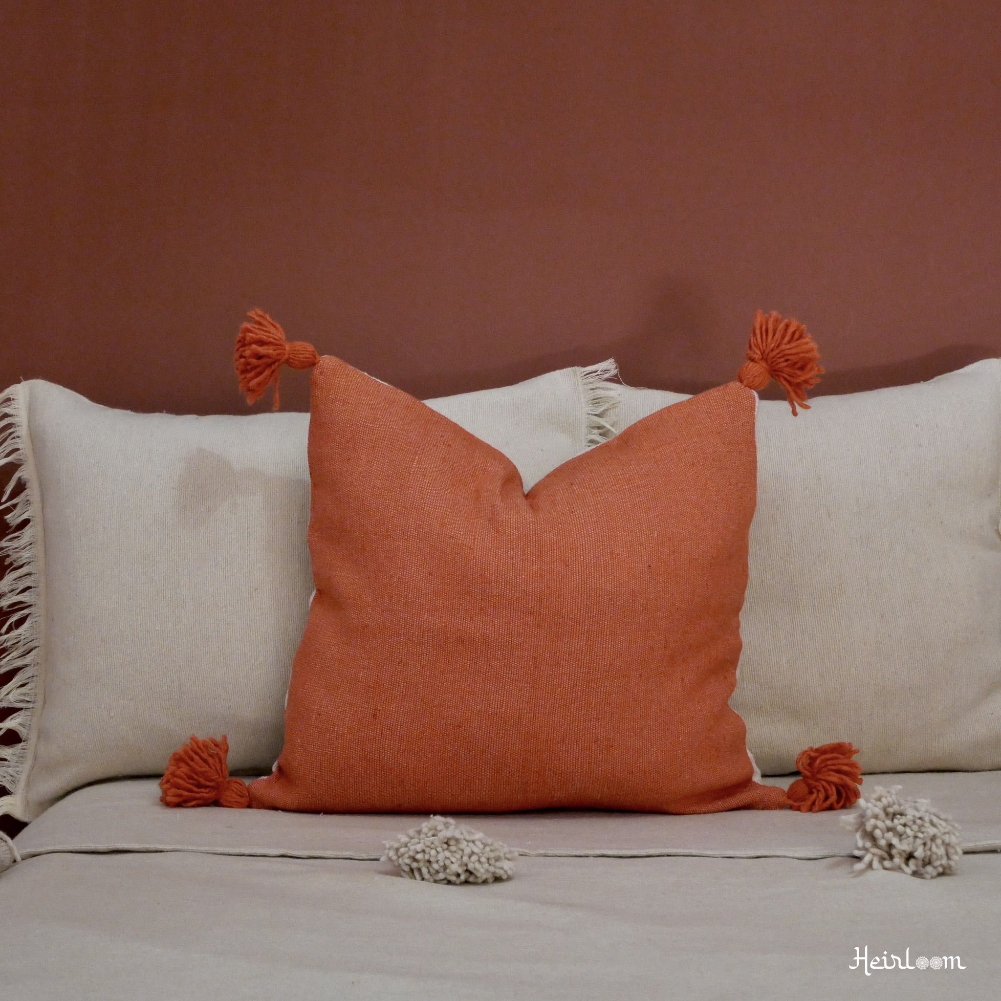 2 Housses de Coussins Unies à Pompons - Edition Marrakech - The Moroccan Vibrations