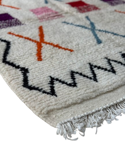 Tapis Azilal Marocain en Laine – Tissé à la Main par Artisans Berbères (Approx 39x59/100 x 150 cm)