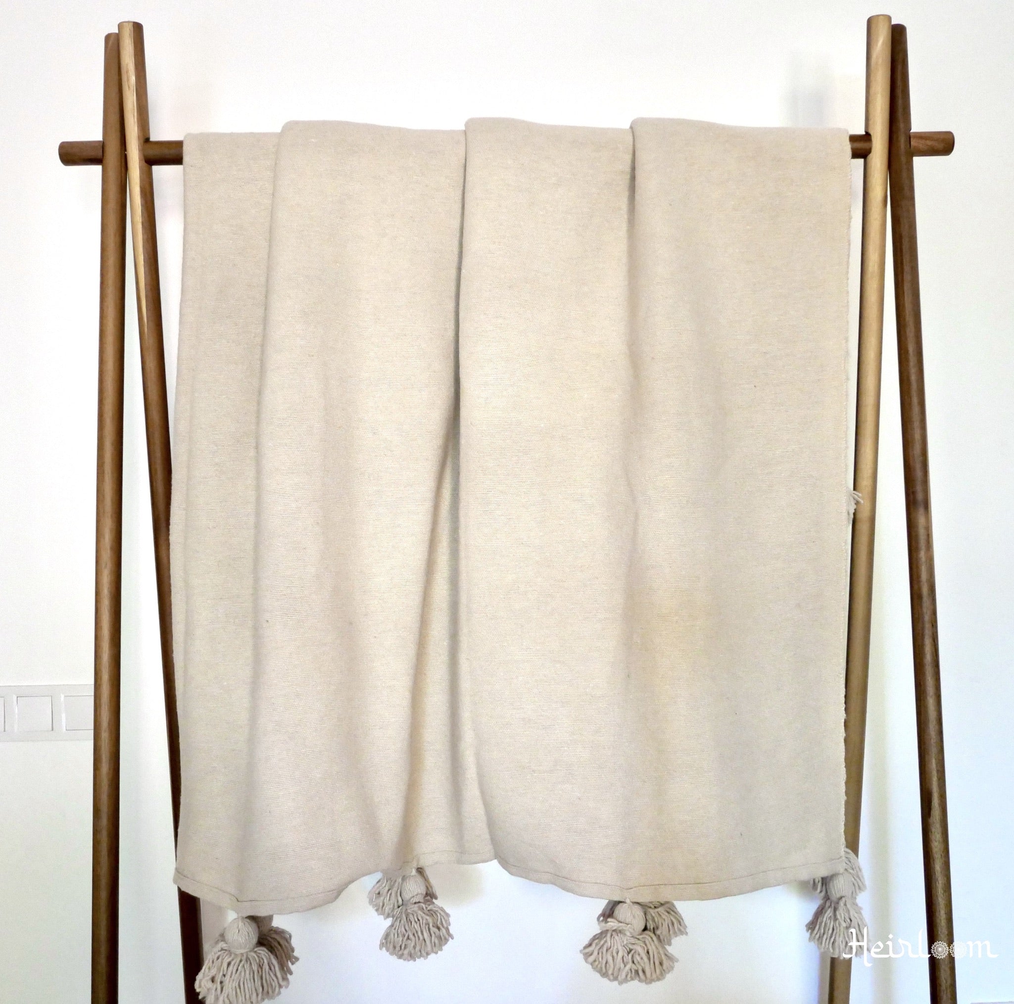 Couvre-lit uni et ses coussins assortis- Édition Crème - The Moroccan Vibrations