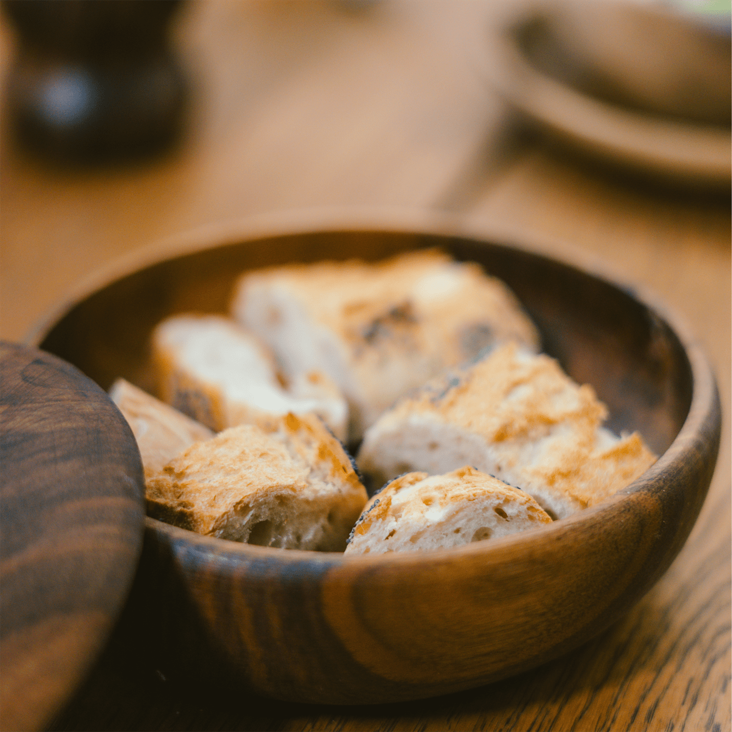 Ensemble de 2 Coupelles en Noyer avec Couvercle Sculpté - The Moroccan Vibrations