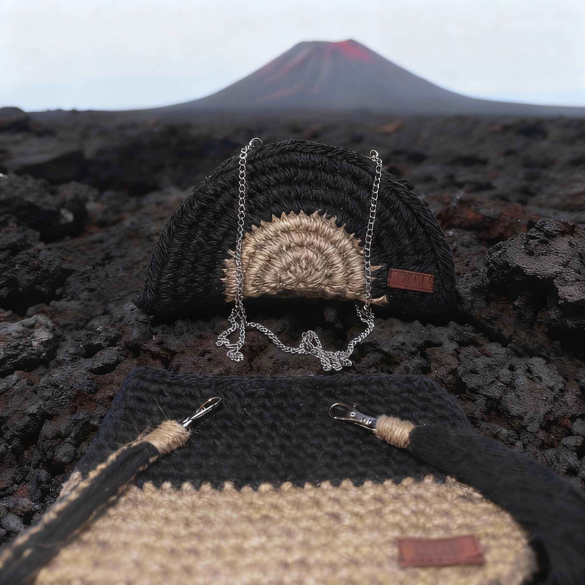 Ensemble "Goffa Half Moon" Noir – Sac à main & Pochette assortie + accessoires