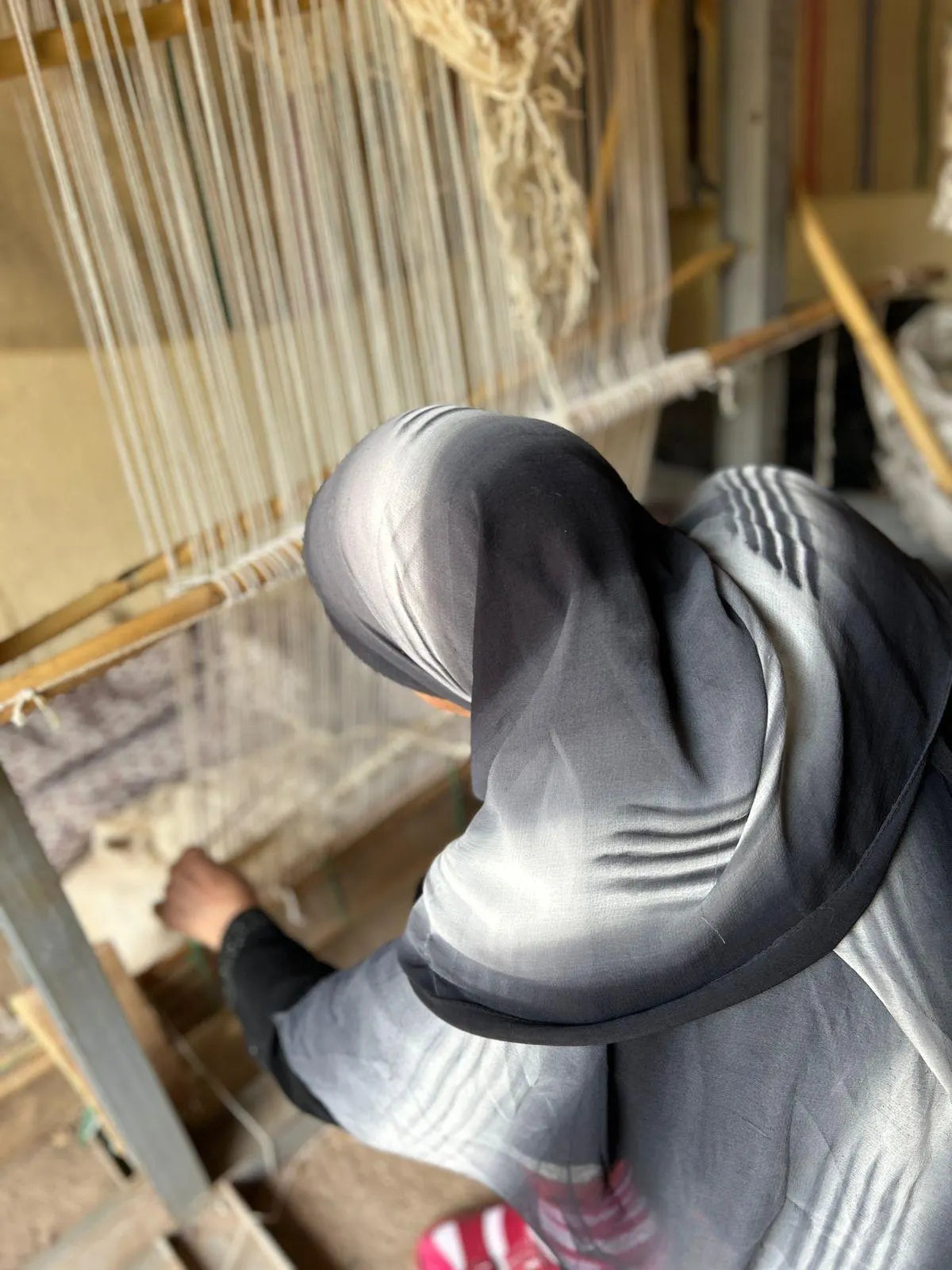 Tapis Azilal Marocain en Laine – Tissé à la Main par Artisans Berbères (Approx 39x59/100 x 150 cm)
